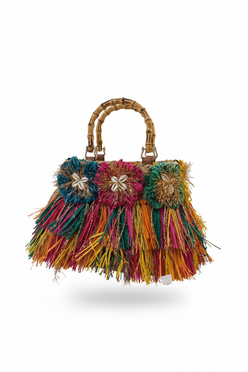 värikäs korilaukku, jossa paljon koristeita.